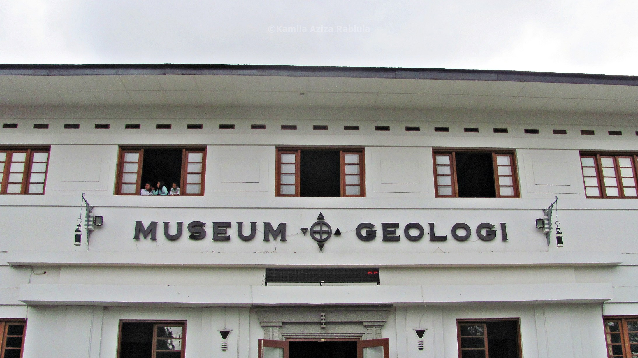 Ini adalah late post sekaligus travel post tentang jalan jalan ke Museum Geologi Bandung 4 Januari 2015 lalu Sebenarnya isinya sama aja dengan artikel
